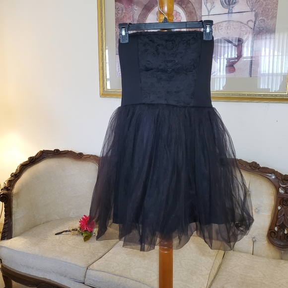 BeBe Tulle Strapless Dress - Picture 8 of 10